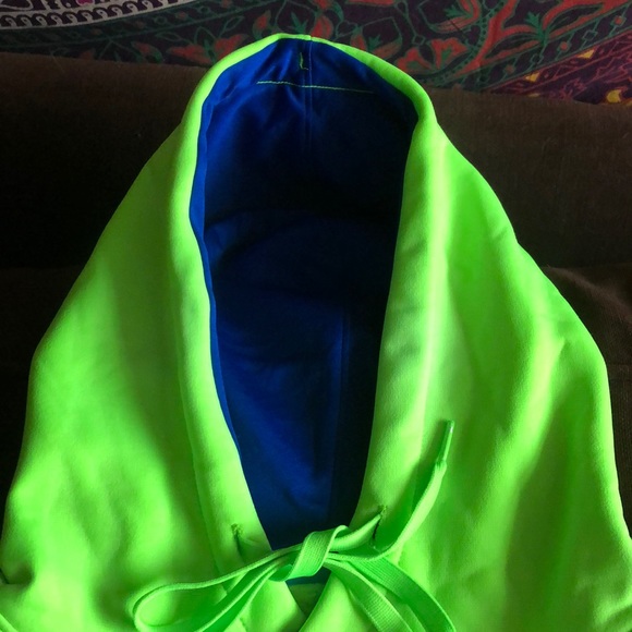 Neon Green/ blue Under Armour sweatshirt Semi-fit - Picture 4 of 4